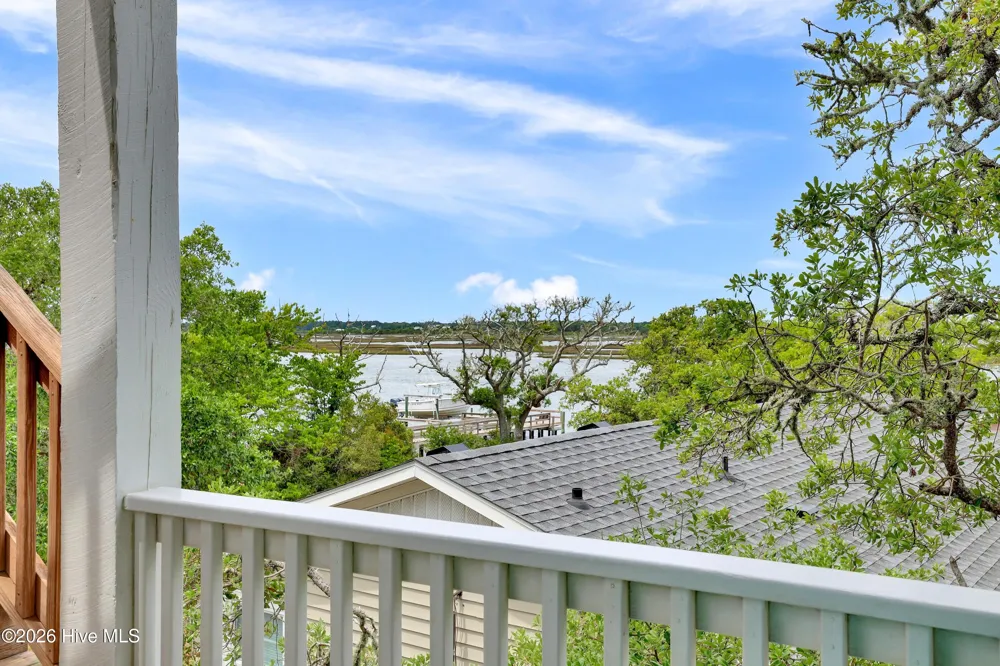 117 Beachwood Drive Surf City, NC 28445