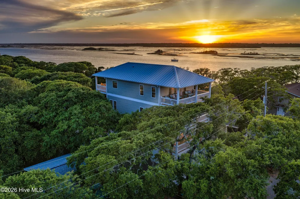 117 Beachwood Drive Surf City, NC 28445