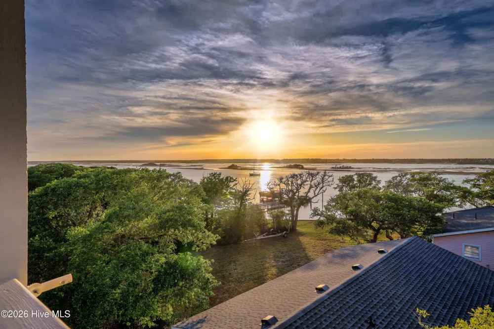 117 Beachwood Drive Surf City, NC 28445