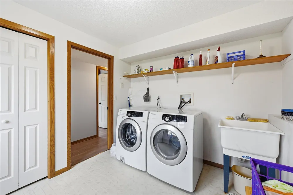 14435 Pineview Drive Becker, MN 55308