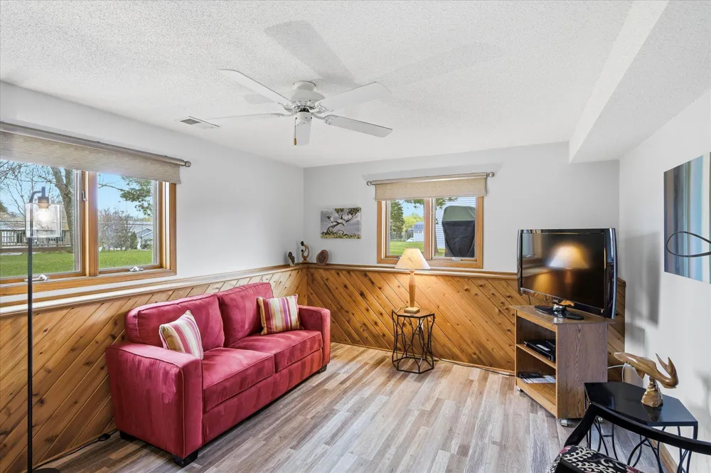 14435 Pineview Drive Becker, MN 55308