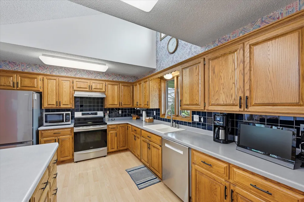 14435 Pineview Drive Becker, MN 55308