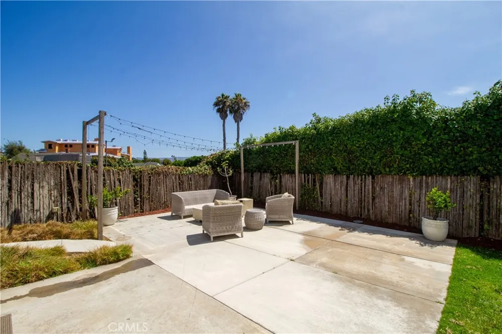 807 El Redondo Avenue Redondo Beach, CA 90277