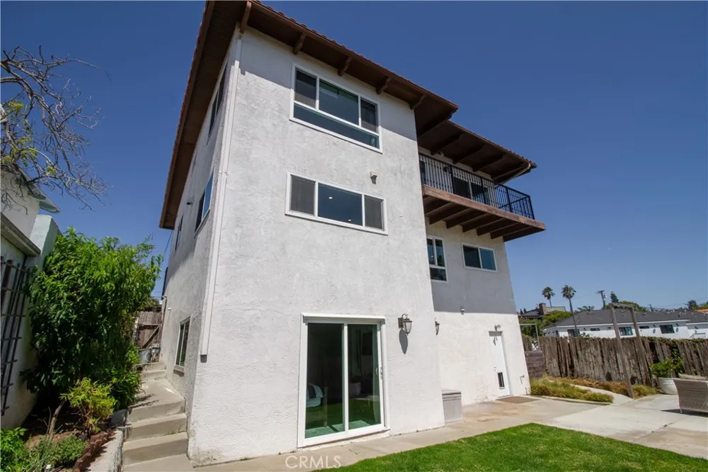807 El Redondo Avenue Redondo Beach, CA 90277
