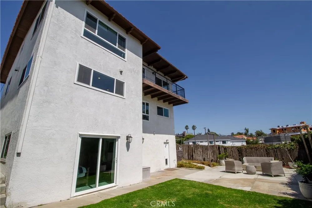 807 El Redondo Avenue Redondo Beach, CA 90277