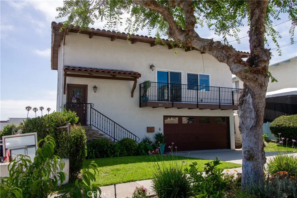 807 El Redondo Avenue Redondo Beach, CA 90277