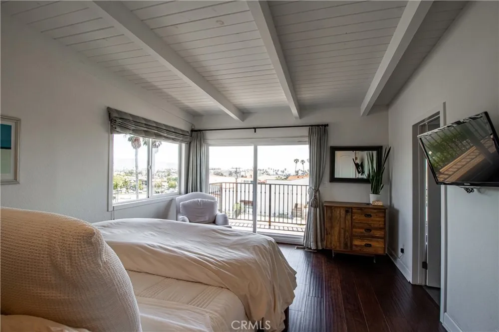 807 El Redondo Avenue Redondo Beach, CA 90277