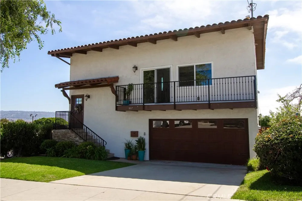 807 El Redondo Avenue Redondo Beach, CA 90277