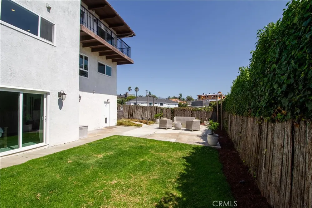 807 El Redondo Avenue Redondo Beach, CA 90277