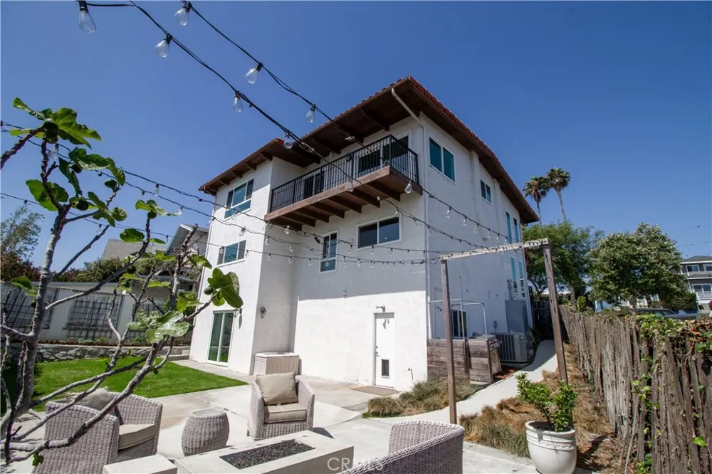 807 El Redondo Avenue Redondo Beach, CA 90277