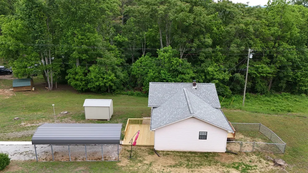 1825 Free Hill Rd Celina, TN 38551