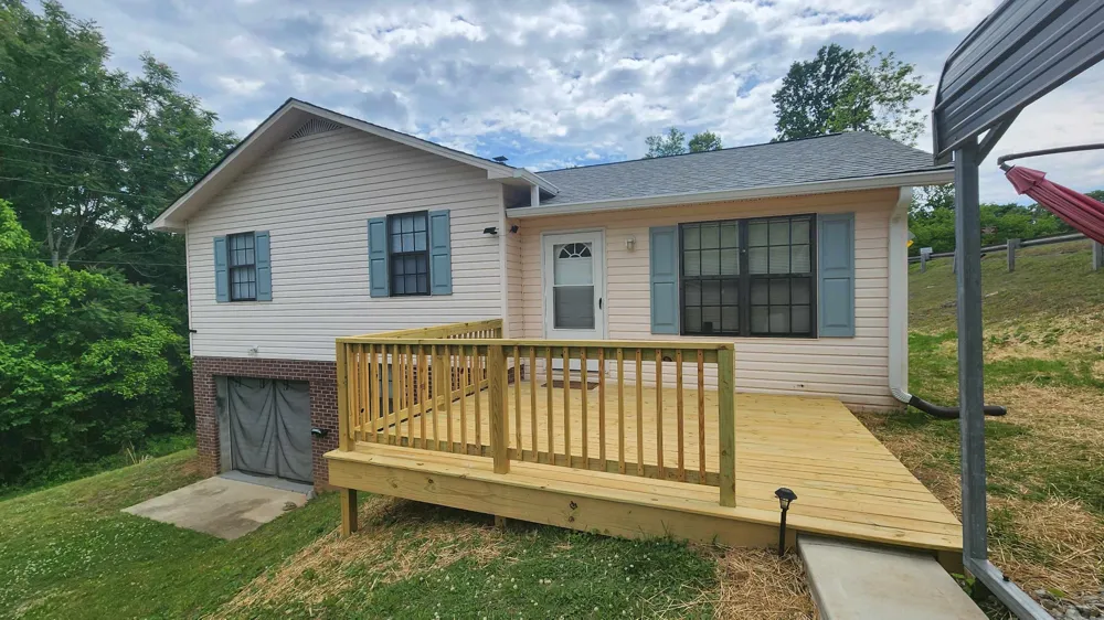 1825 Free Hill Rd Celina, TN 38551