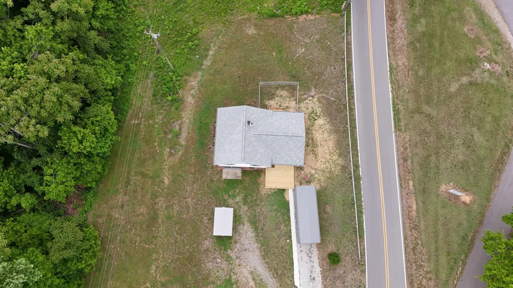 1825 Free Hill Rd Celina, TN 38551