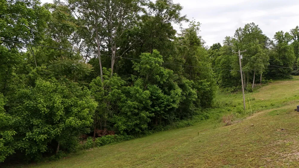 1825 Free Hill Rd Celina, TN 38551