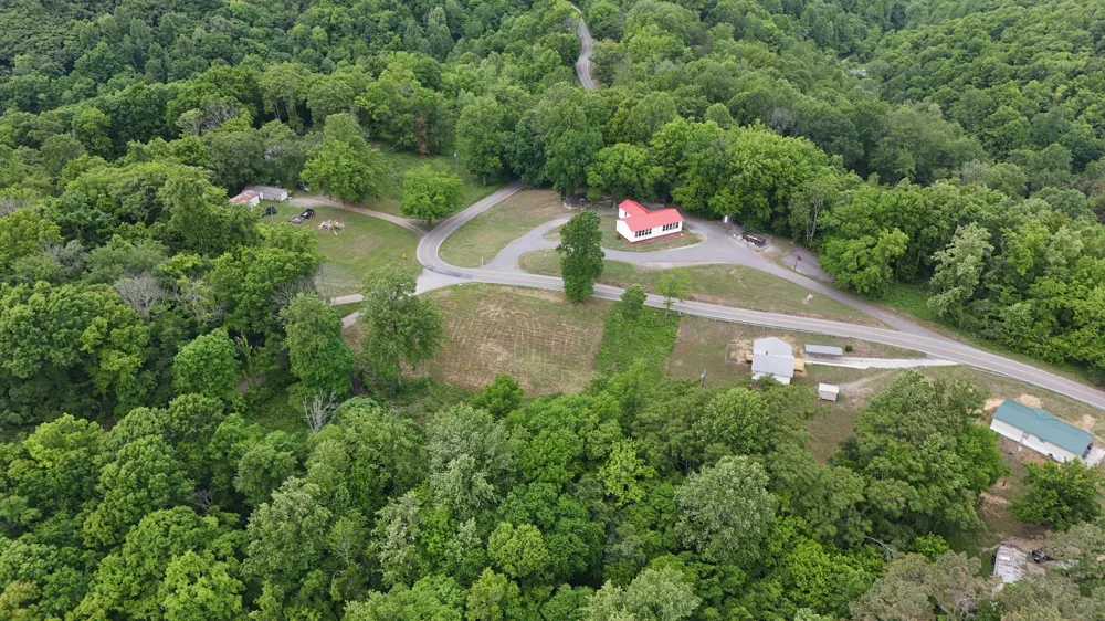 1825 Free Hill Rd Celina, TN 38551