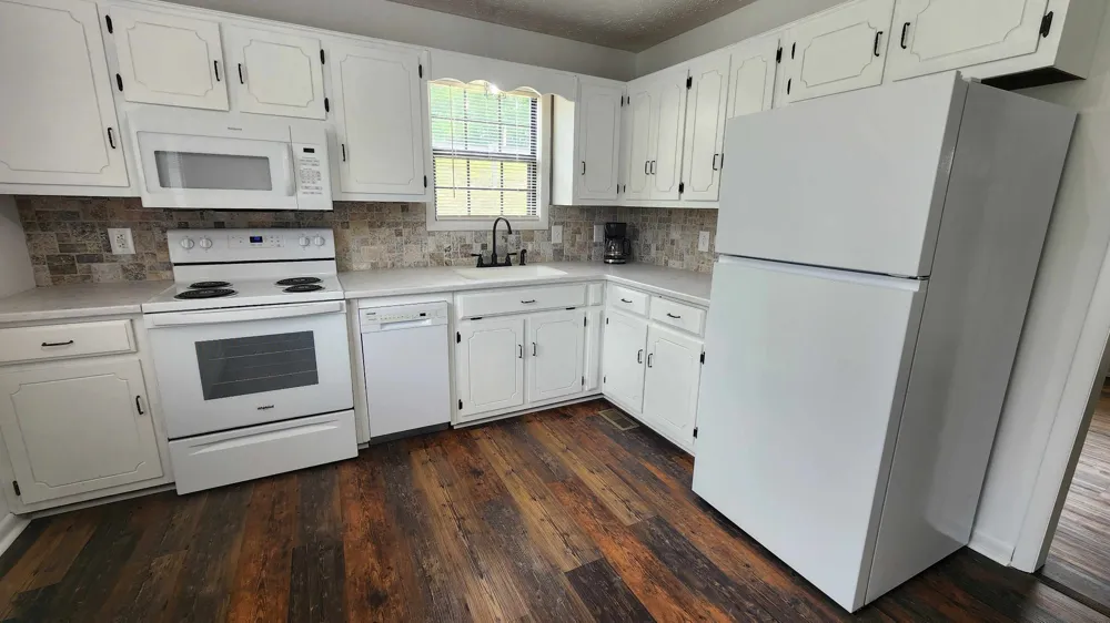 1825 Free Hill Rd Celina, TN 38551