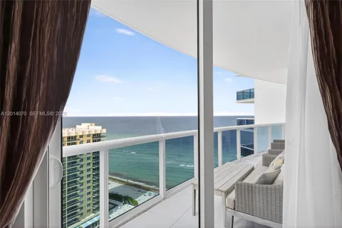 2711 S Ocean Dr #1901
