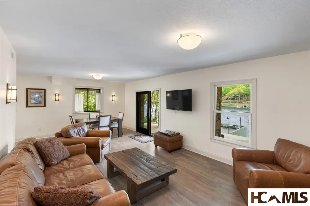 3164 W Club Blvd Lake Toxaway, NC 28747