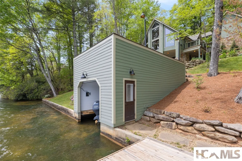 3164 W Club Blvd Lake Toxaway, NC 28747