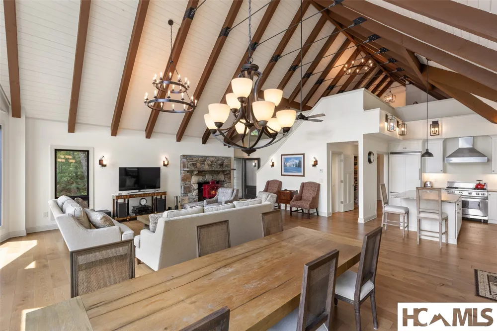 3164 W Club Blvd Lake Toxaway, NC 28747