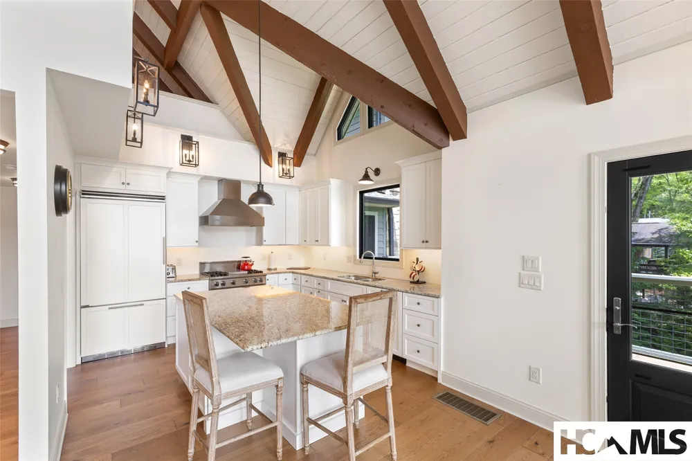 3164 W Club Blvd Lake Toxaway, NC 28747