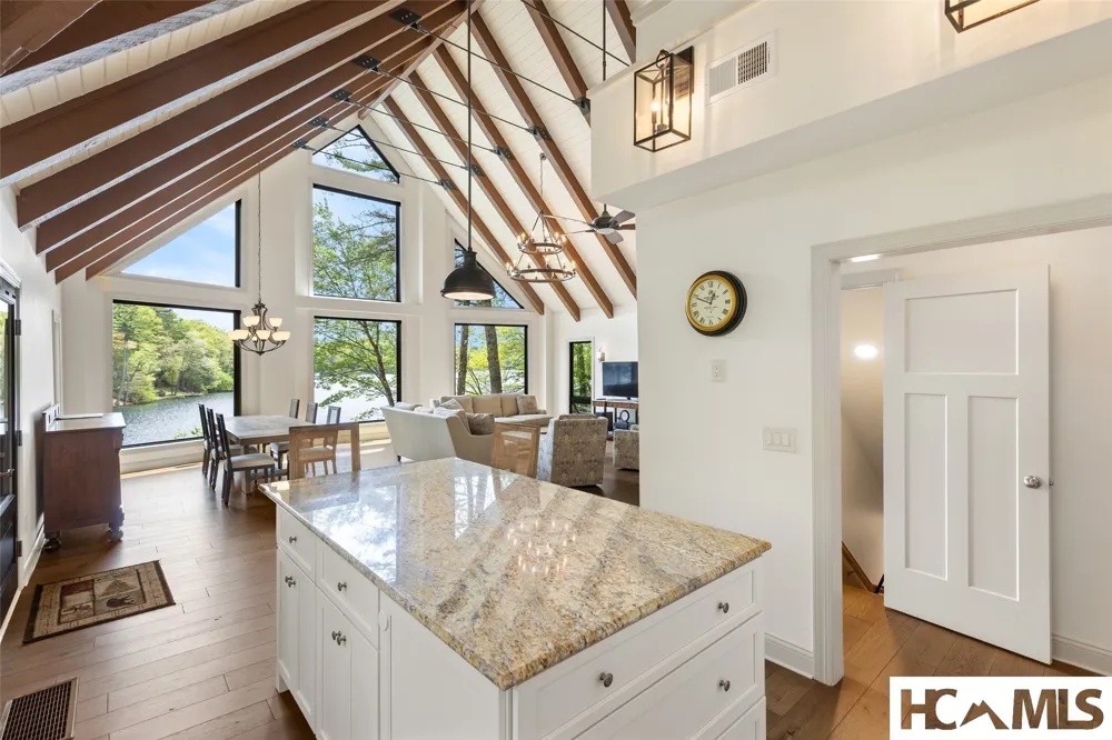 3164 W Club Blvd Lake Toxaway, NC 28747