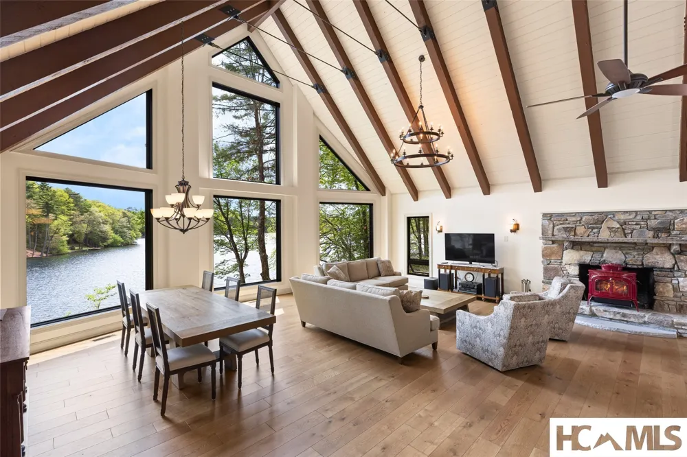 3164 W Club Blvd Lake Toxaway, NC 28747