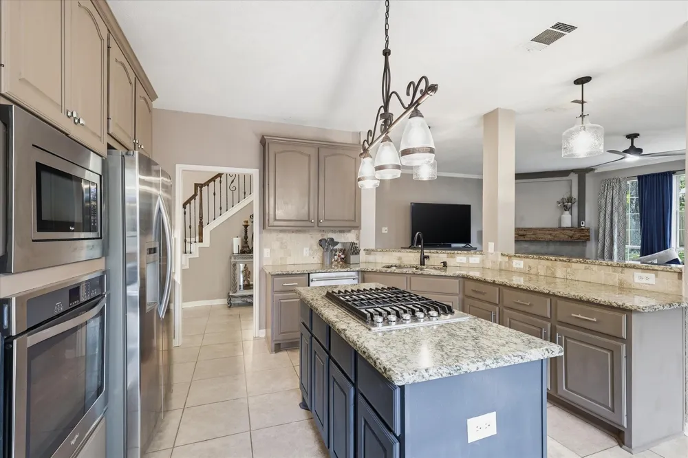 805 Highland Lakes Court Keller, TX 76248