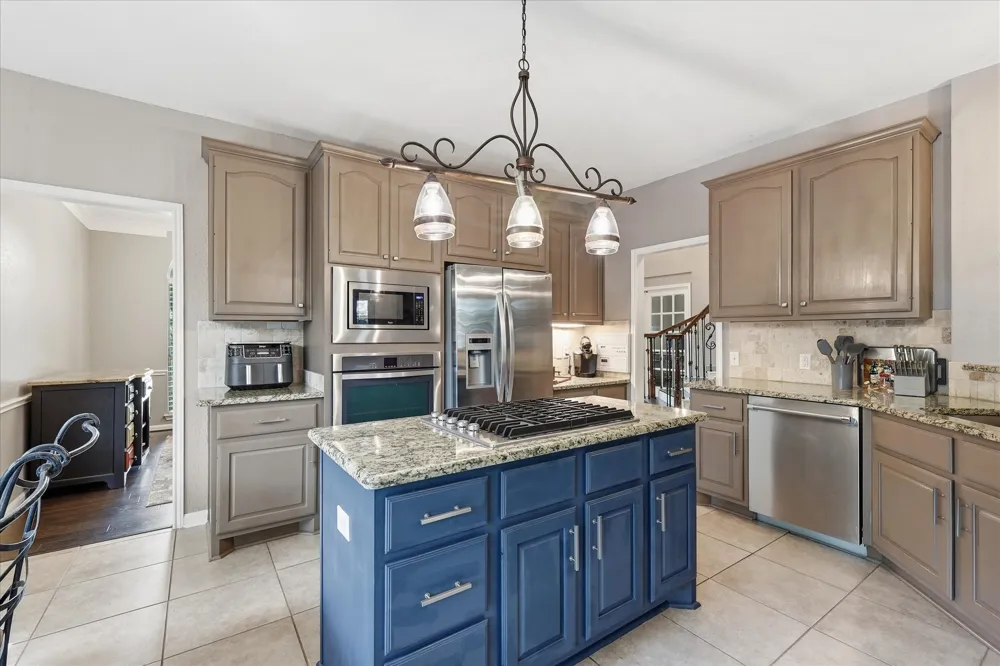 805 Highland Lakes Court Keller, TX 76248