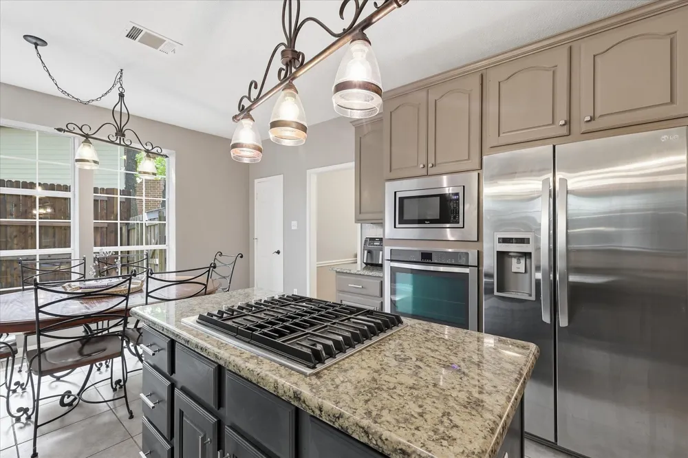 805 Highland Lakes Court Keller, TX 76248