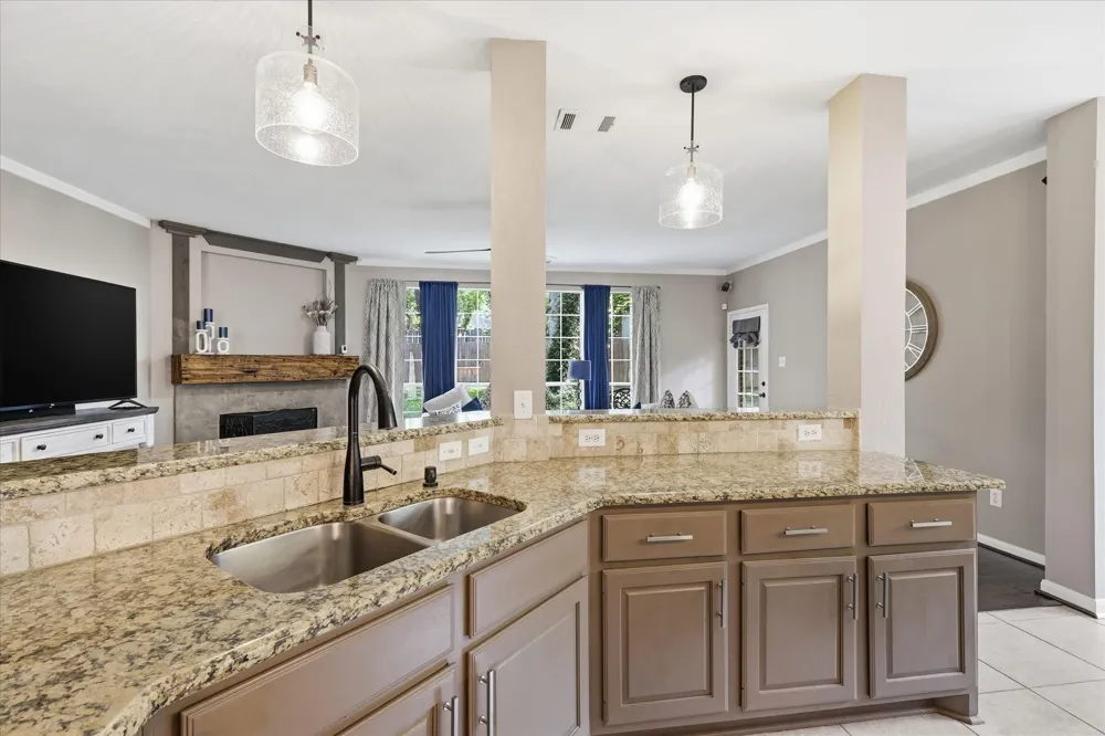 805 Highland Lakes Court Keller, TX 76248