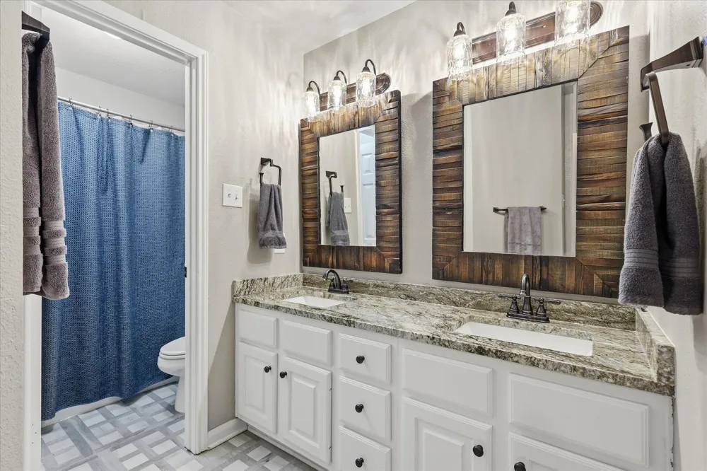 805 Highland Lakes Court Keller, TX 76248