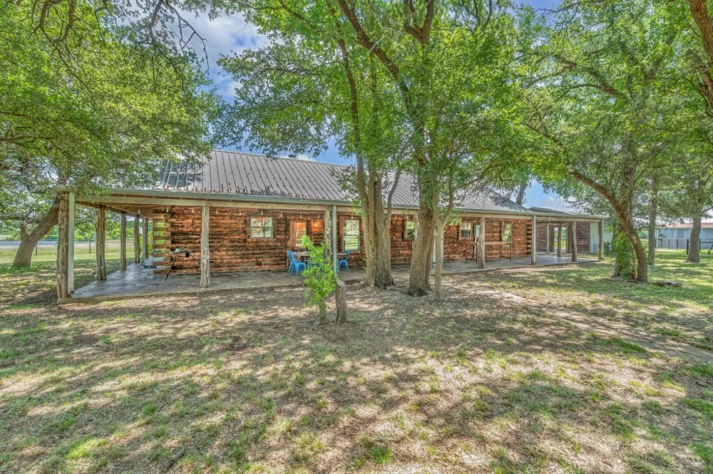 8606 Fm 219 Clifton, TX 76634