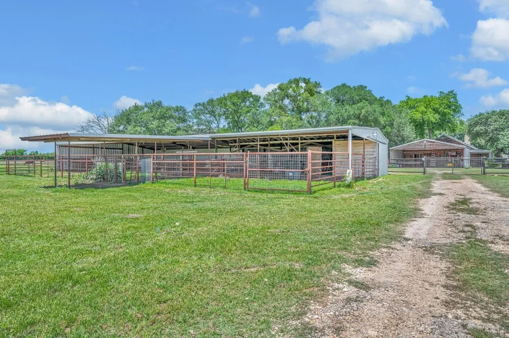 8606 Fm 219 Clifton, TX 76634