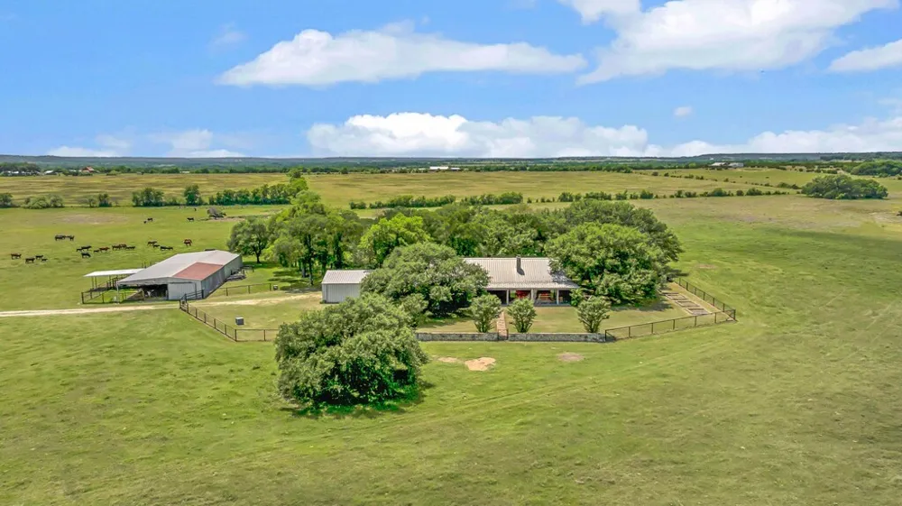 8606 Fm 219 Clifton, TX 76634