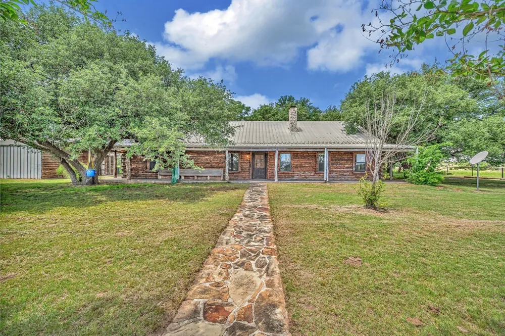 8606 Fm 219 Clifton, TX 76634