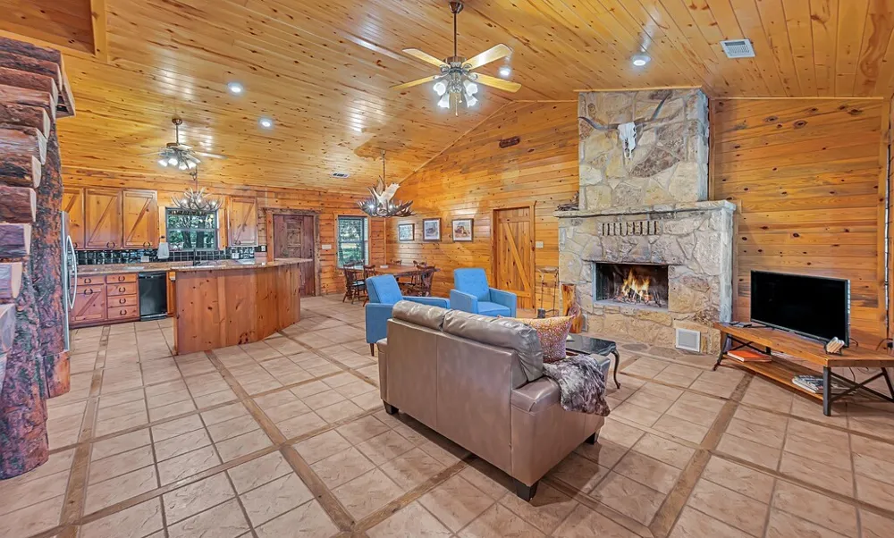8606 Fm 219 Clifton, TX 76634