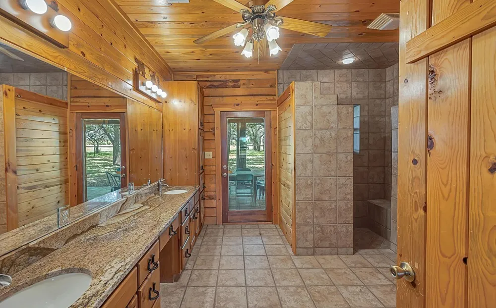 8606 Fm 219 Clifton, TX 76634