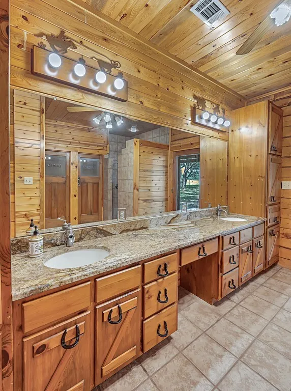 8606 Fm 219 Clifton, TX 76634