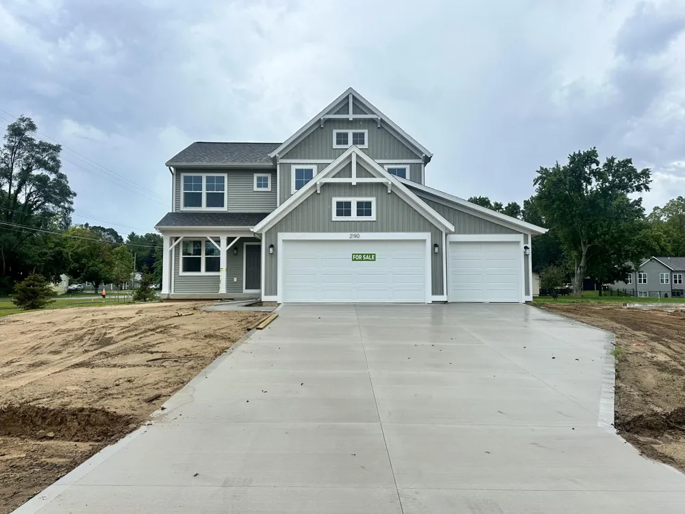 2190 Emerald Shore Circle Grand Rapids, MI 49525
