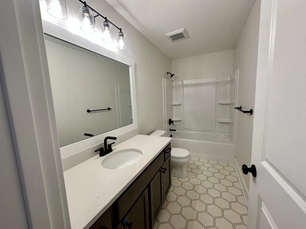 2190 Emerald Shore Circle Grand Rapids, MI 49525