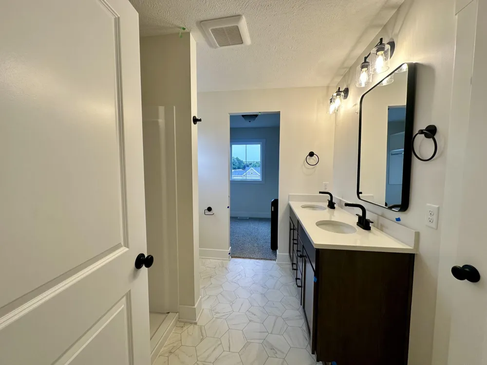 2190 Emerald Shore Circle Grand Rapids, MI 49525