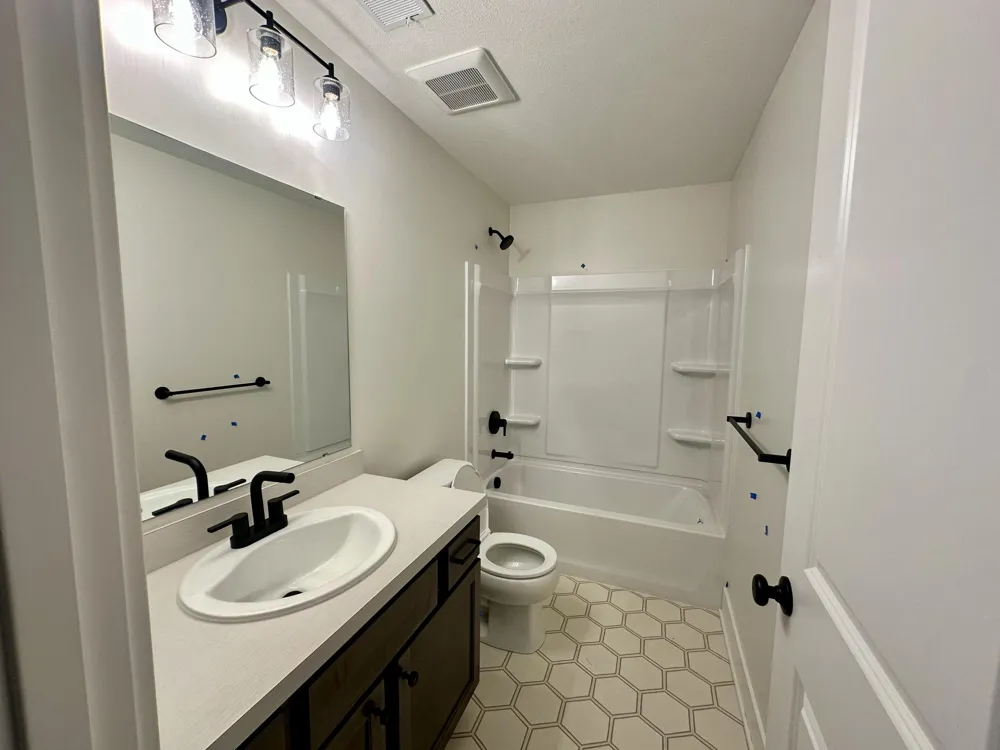 2190 Emerald Shore Circle Grand Rapids, MI 49525