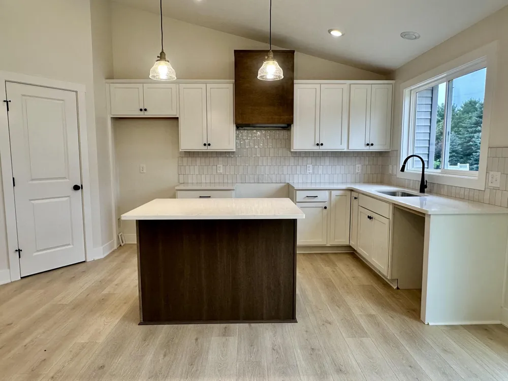 2193 Emerald Shore Circle Grand Rapids, MI 49525