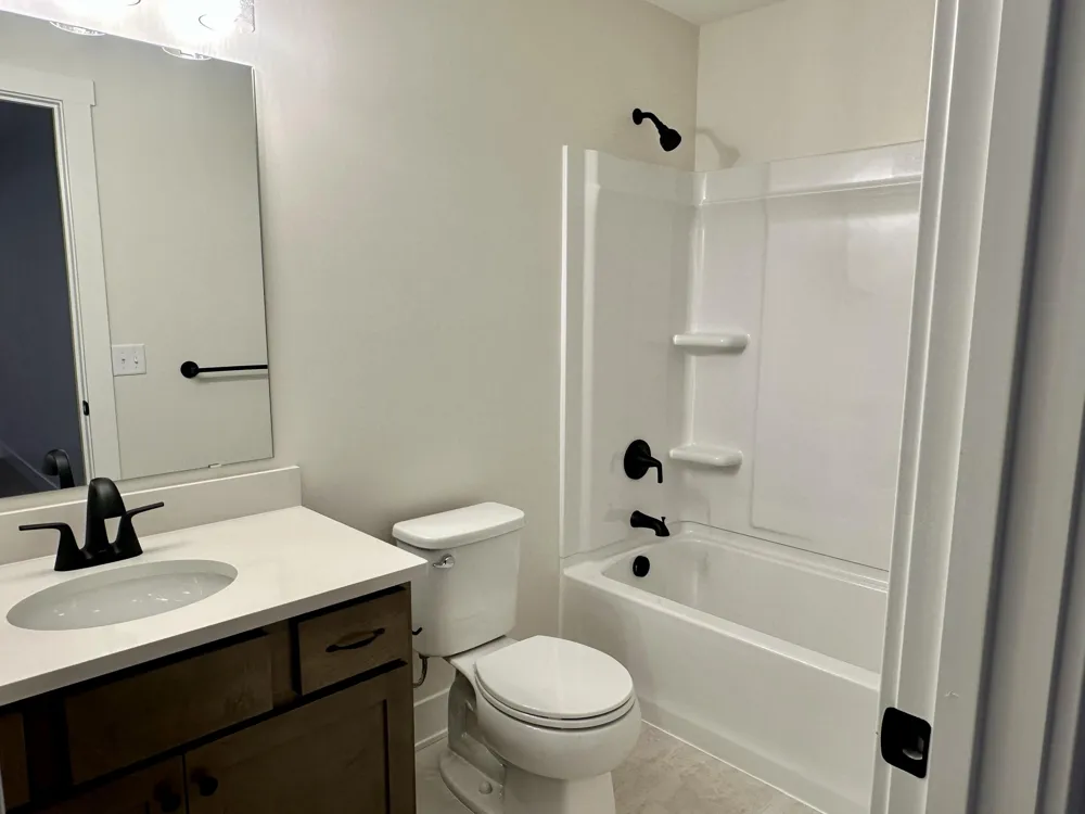 2193 Emerald Shore Circle Grand Rapids, MI 49525