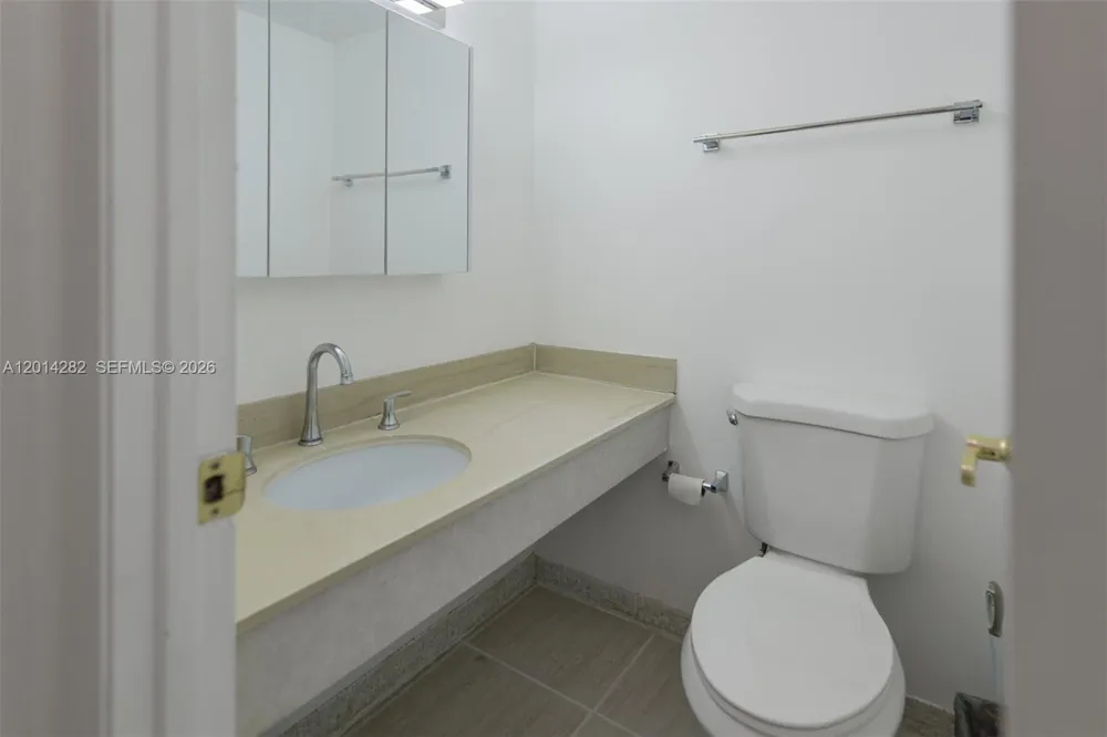1950 S Ocean Dr #17N Hallandale Beach, FL 33009