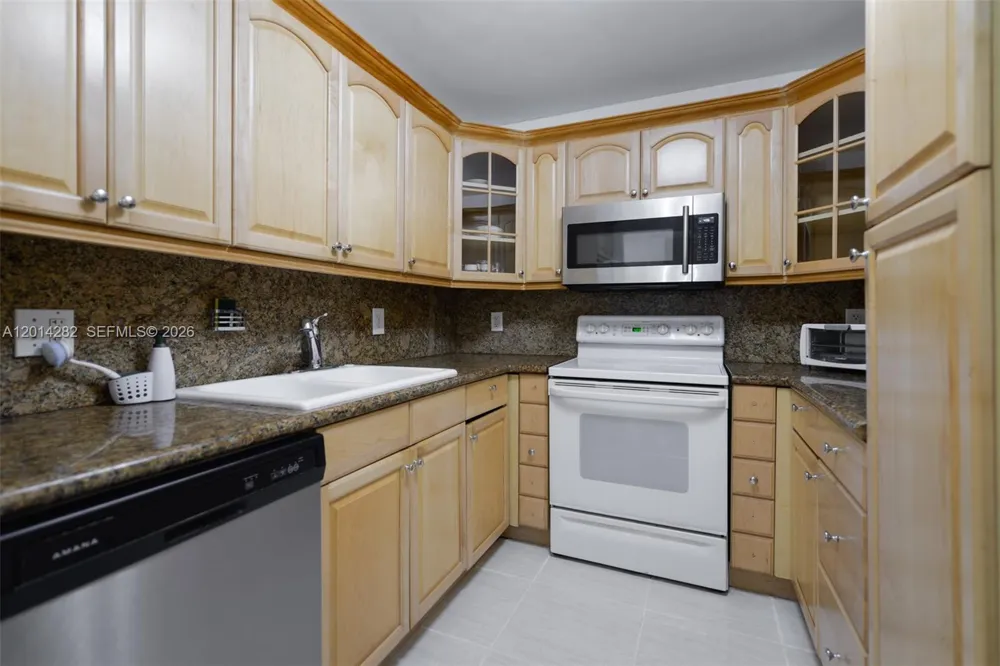 1950 S Ocean Dr #17N Hallandale Beach, FL 33009