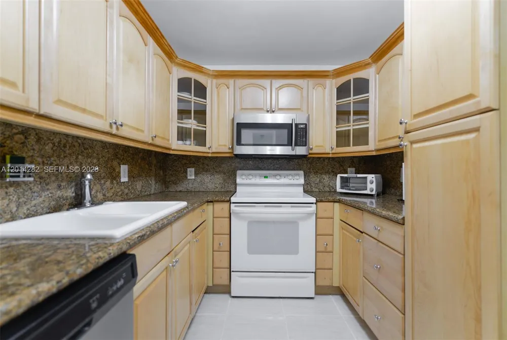 1950 S Ocean Dr #17N Hallandale Beach, FL 33009