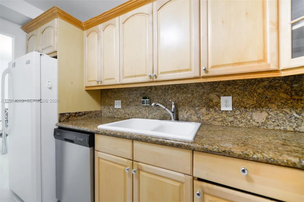1950 S Ocean Dr #17N Hallandale Beach, FL 33009