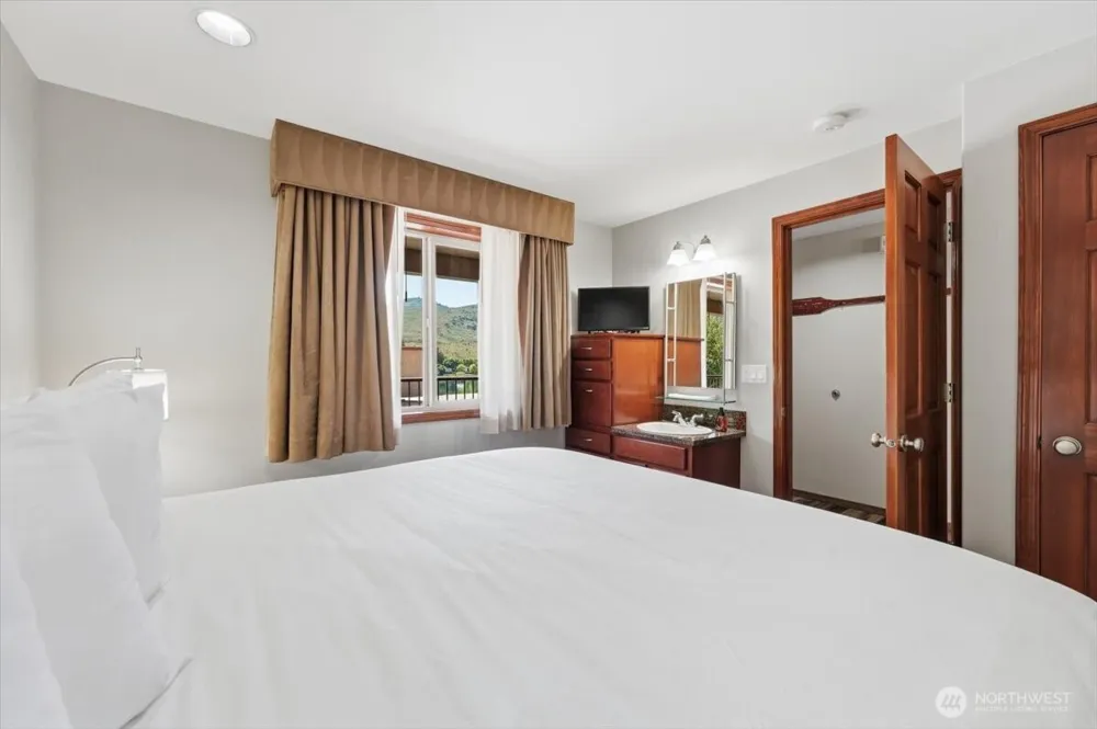 322 W Woodin Avenue #642 Chelan, WA 98816